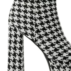 AZALEA WANG CAYENNE HOUNDSTOOTH CHUNKY BOOTIE IN BLACK WHITE -AZALEA WANG Shop azalea wang cayenne houndstooth chunky bootie in black white black white 5 5 c1