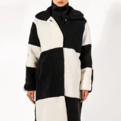 AZALEA WANG CHECK IT LONG TEDDY TRENCH -AZALEA WANG Shop azalea wang check it long teddy trench black white 4 4