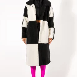 AZALEA WANG CHECK IT LONG TEDDY TRENCH -AZALEA WANG Shop azalea wang check it long teddy trench black white 9 9