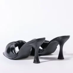 AZALEA WANG EASY WITH YOU CHUNKY SANDAL IN BLACK -AZALEA WANG Shop azalea wang easy with you chunky sandal in black black 5 5