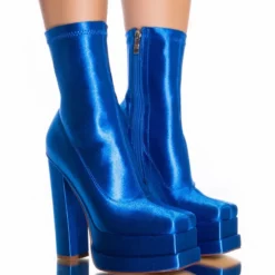 AZALEA WANG FORMAT CHUNKY PLATFORM BOOTIE IN BLUE