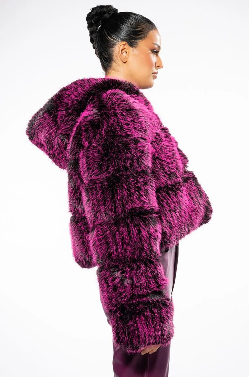 AZALEA WANG GIULIA 3D FAUX FUR CROP JACKET 5 AZALEA WANG GIULIA 3D FAUX FUR CROP JACKET - Image 3