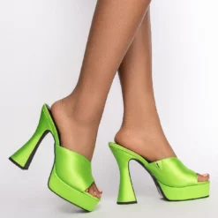 AZALEA WANG GOLDEN HOUR CHUNKY SANDAL IN GREEN