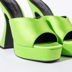 AZALEA WANG GOLDEN HOUR CHUNKY SANDAL IN GREEN -AZALEA WANG Shop azalea wang golden hour chunky sandal in green green 6 6