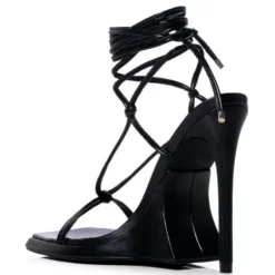 AZALEA WANG IMPULSIVE CHUNKY SANDAL IN BLACK -AZALEA WANG Shop azalea wang impulsive chunky pump in black black 4 4 c1