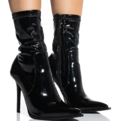 AZALEA WANG ISABELLA PATENT STRETCH BOOTIE IN BLACKPATENT