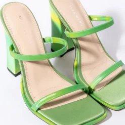 AZALEA WANG MOVING ON CHUNKY SANDAL IN GREEN -AZALEA WANG Shop azalea wang moving on chunky sandal in green green 6 6