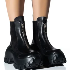 AZALEA WANG NORTH ZIP CHUNKY BOOT IN BLACK