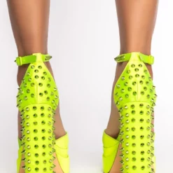 AZALEA WANG ROCK MY WORLD SANDAL IN GREEN -AZALEA WANG Shop azalea wang rock my world sandal in green green 4 4