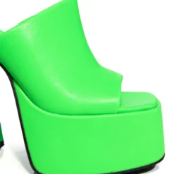 AZALEA WANG SHEBA CHUNKY MULE IN GREEN -AZALEA WANG Shop azalea wang sheba chunky mule in green green 5 5