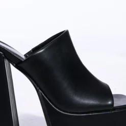 AZALEA WANG SHEBA CHUNKY SANDAL IN BLACK -AZALEA WANG Shop azalea wang sheba chunky sandal in black black 5 5