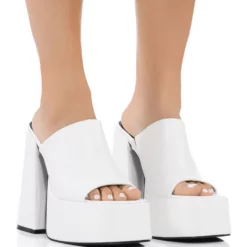AZALEA WANG SHEBA CHUNKY SANDAL IN WHITE