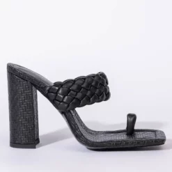 AZALEA WANG SOMETHING ABOUT YOU CHUNKY SANDAL IN BLACK -AZALEA WANG Shop azalea wang something about you chunky sandal in black black 3 3