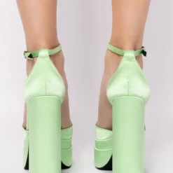 AZALEA WANG TALK ABOUT IT CHUNKY SANDAL IN GREEN -AZALEA WANG Shop azalea wang talk about it chunky sandal in green green 4 4