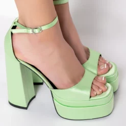 AZALEA WANG TALK ABOUT IT CHUNKY SANDAL IN GREEN -AZALEA WANG Shop azalea wang talk about it chunky sandal in green green 5 5