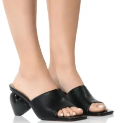 BUBBLEHEART CHUNKY SANDAL IN BLACK -AZALEA WANG Shop bubbleheart chunky sandal in black black 1 1