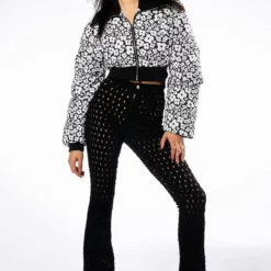 DITZY DAISY CROP PUFFER -AZALEA WANG Shop ditzy daisy crop puffer black white 4 4