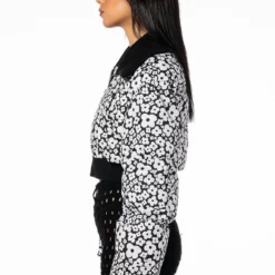 DITZY DAISY CROP PUFFER -AZALEA WANG Shop ditzy daisy crop puffer black white 6 6