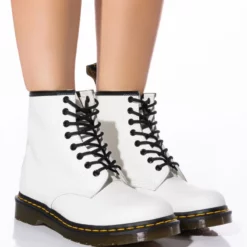 DR. MARTENS 1460 SMOOTH WHITE BOOTIES