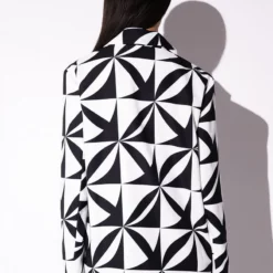 ESCAPE PRINTED OVERSIZED BLAZER -AZALEA WANG Shop escape printed oversized blazer black white 5 5