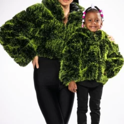 LUXE 3D FAUX FUR CROP JACKET -AZALEA WANG Shop luxe 3d faux fur crop jacket green 4 4