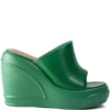 OCEAN EYES WEDGE SANDAL IN GREEN