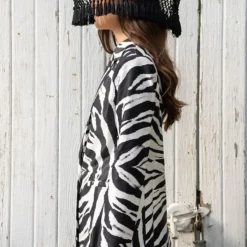 PRINTS PLEASE OVERSIZED ZEBRA BLAZER -AZALEA WANG Shop prints please oversized zebra blazer black white 4 4