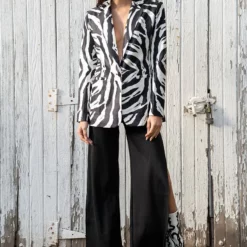 PRINTS PLEASE OVERSIZED ZEBRA BLAZER -AZALEA WANG Shop prints please oversized zebra blazer black white 7 7