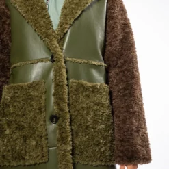 TARI TEDDY MIXED MATERIAL TRENCH COAT 13 TARI TEDDY MIXED MATERIAL TRENCH COAT -AZALEA WANG Shop tari teddy mixed material trench coat olive 6 6