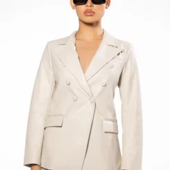 TE QUIERO VEGAN LEATHER OPEN BACK BLAZER -AZALEA WANG Shop te quiero vegan leather open back blazer ivory 6 6